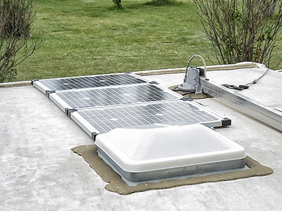 solar panels installed on roof of travel trailer